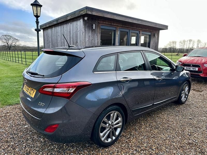 Used Hyundai i30 Premium 136 HP (100 kW) 2017 Grey Estate