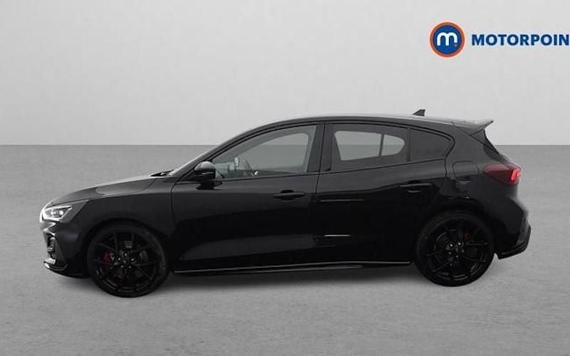Used Ford Focus ST 280 HP (205 kW) 2023 Black Hatchback
