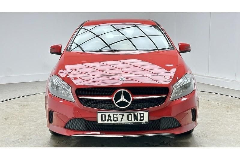 Used Mercedes A180 SE 2017 Red Hatchback
