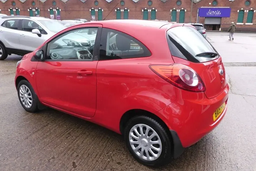 Gebraucht Ford Ka S 69 PS (50 kW) 2015 Rot Kleinwagen