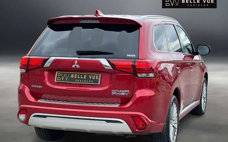 Usado Mitsubishi Outlander P-HEV 177 HP (130 kW) 2018 Carrinha