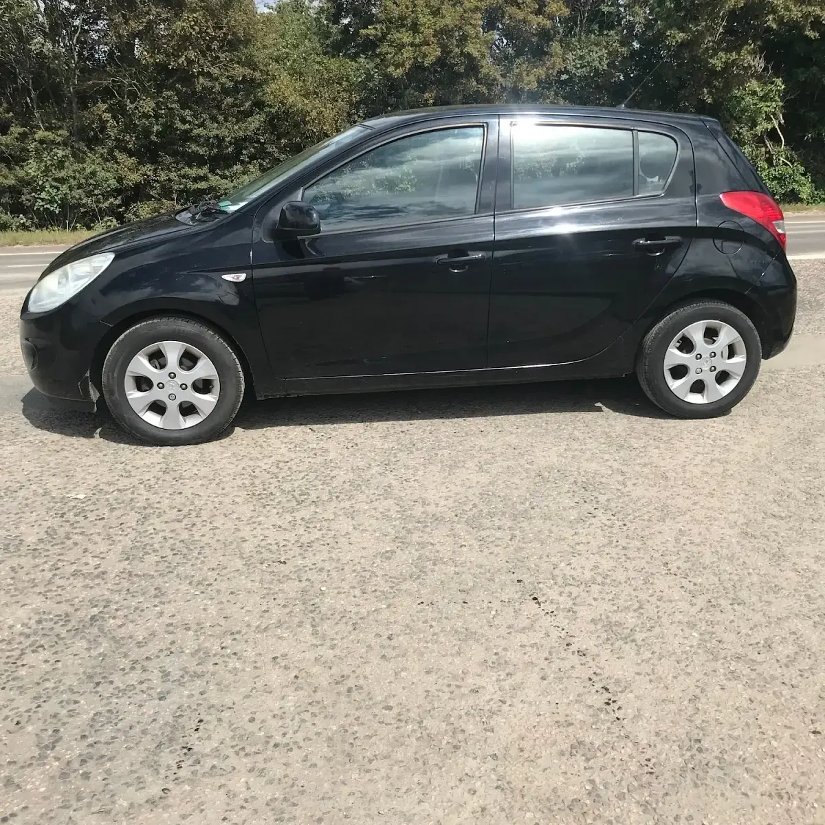 Used Hyundai i20 Comfort 77 HP (56 kW) 2009 Black Hatchback