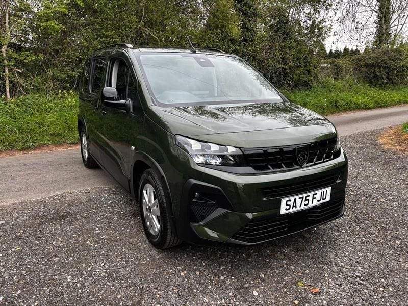 New Peugeot Rifter 2025 Green MPV