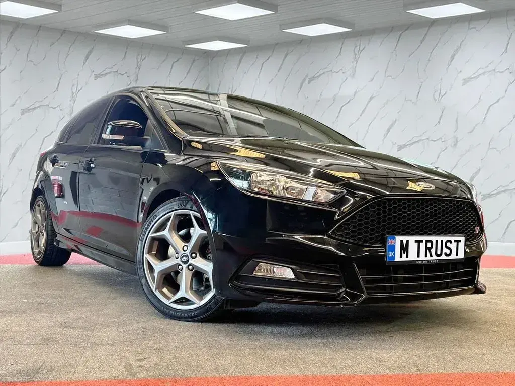 Used Ford Focus ST 185 HP (136 kW) 2017 Black Hatchback