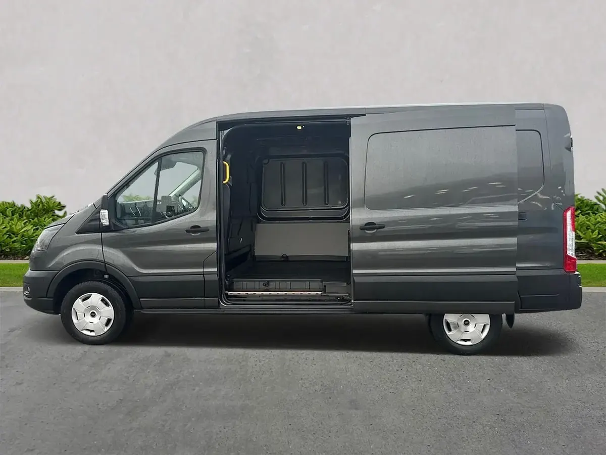 Used Ford E-Transit 135 kW (184 HP) 2025 Grey Van