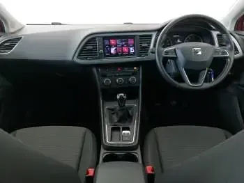 Begagnad Seat Leon SE Dynamic 130 HK (95 kW) 2019 Röd Halvkombi