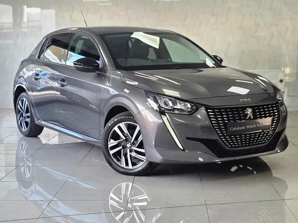 Used Peugeot 208 Allure+ 102 HP (75 kW) 2023 Hatchback