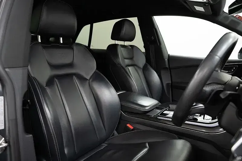 Used Audi Q8 Black Edition 340 HP (250 kW) 2023 Grey SUV