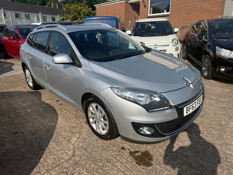 Silver Used 2013 Renault Mégane GrandTour Dynamique Estate | £3,975 (Good price) - Image 1/4