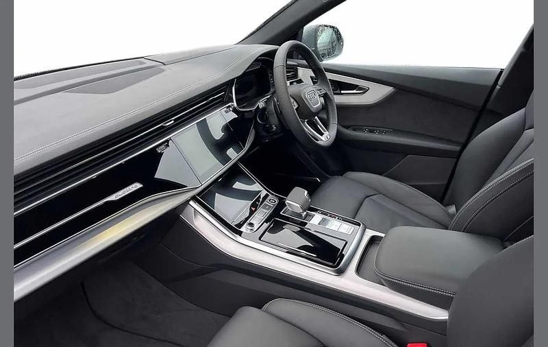 Used Audi Q8 S-Line 334 HP (245 kW) 2025 Daytona grey pearl effect SUV