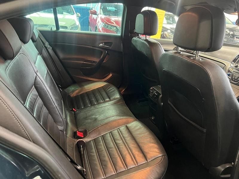 Used Vauxhall Insignia Edition 163 HP (119 kW) 2014 Green Hatchback