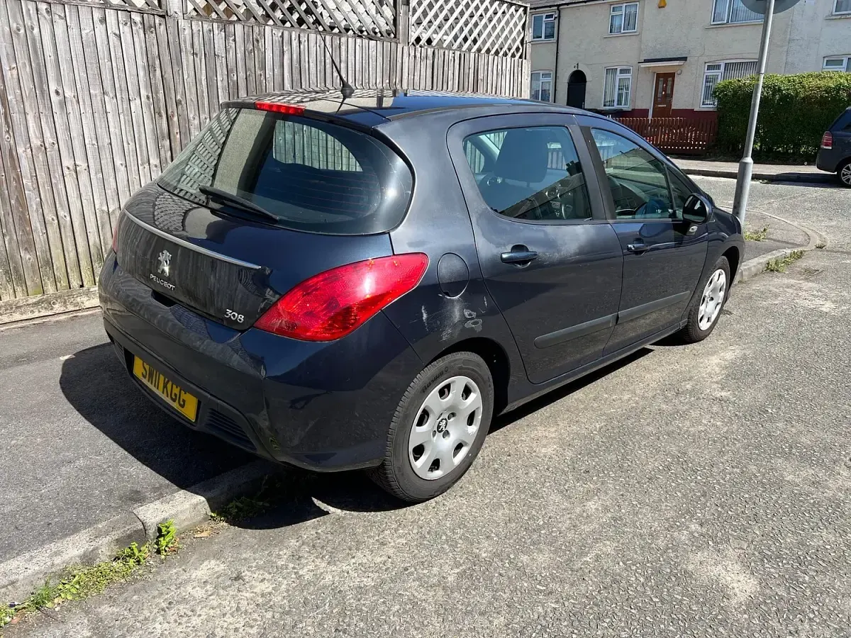 Used Peugeot 308 Access 92 HP (67 kW) 2011 Blue Hatchback