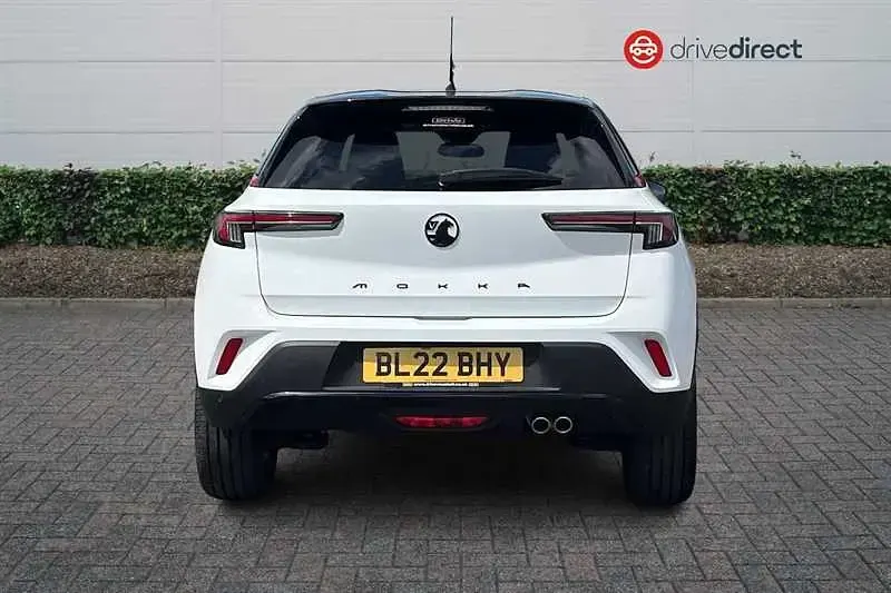Used Vauxhall Mokka SRi 130 HP (95 kW) 2022 White SUV