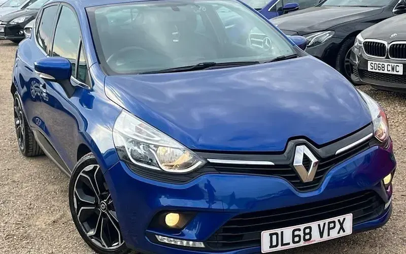 Used Renault Clio Iconic 90 HP (66 kW) 2019 Hatchback