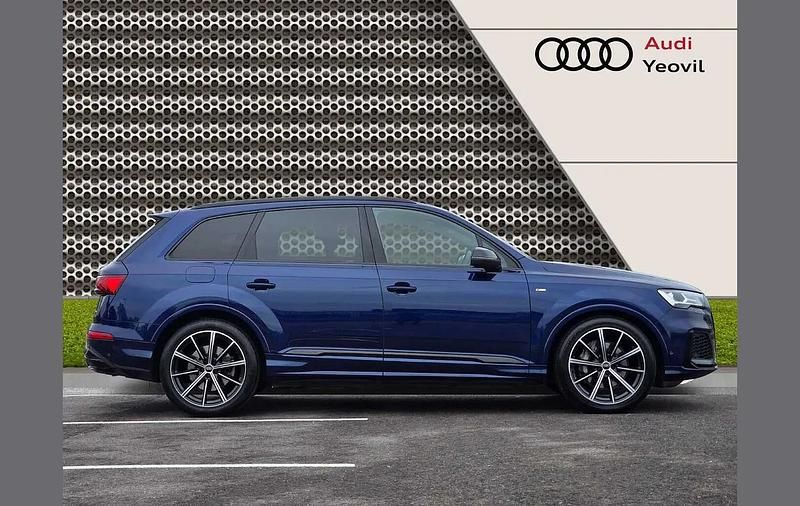 Used Audi Q7 Black Edition 334 HP (245 kW) 2022 Blue SUV