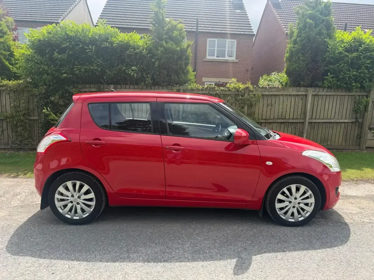 Used Suzuki Swift SZ3 94 HP (69 kW) 2012 Red Hatchback