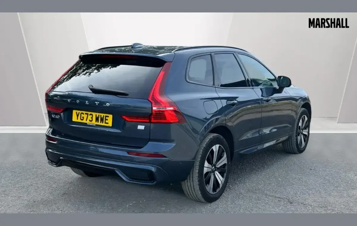 Used Volvo XC60 Plus 350 HP (257 kW) 2023 Blue SUV