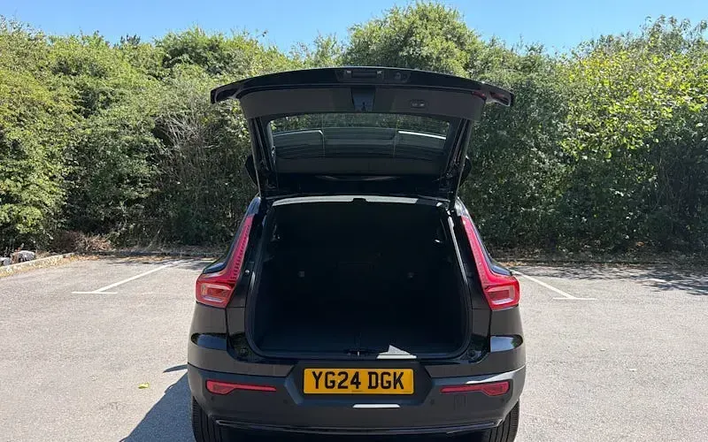 Used Volvo XC40 Plus 163 HP (119 kW) 2024 Black SUV