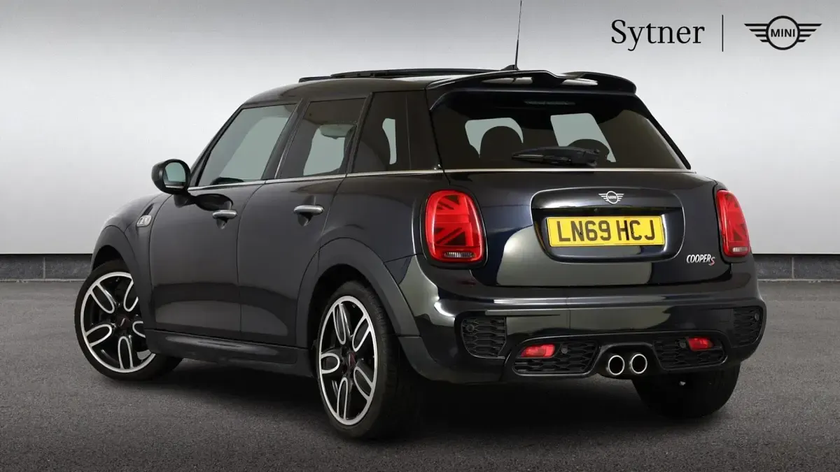Used Mini Cooper S Hatch 189 HP (139 kW) 2019 Black Hatchback