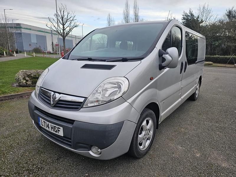 Used Vauxhall Vivaro Sportive 115 HP (84 kW) 2014 Silver MPV
