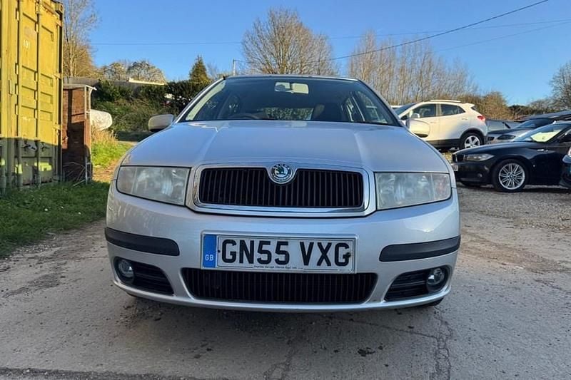 Used Skoda Fabia Ambiente 75 HP (55 kW) 2006 Silver Hatchback