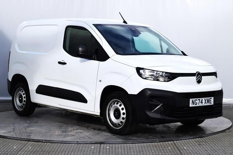 Used Citroën Berlingo 100 HP (73 kW) 2025 White MPV