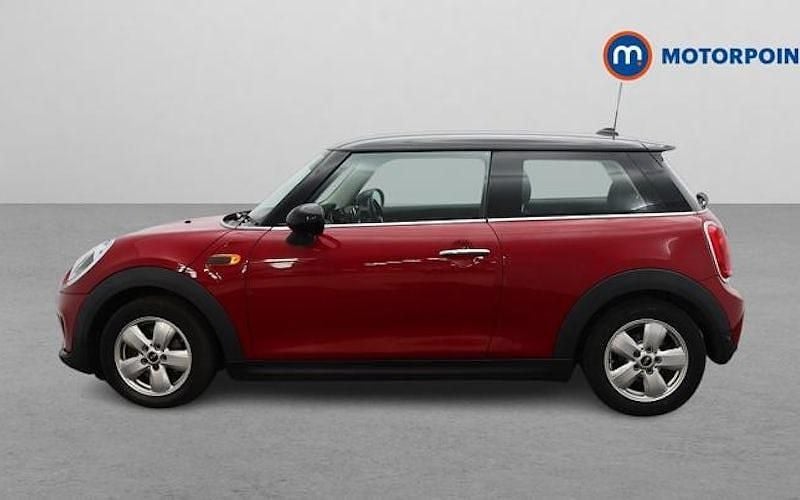 Usado Mini Cooper Hatch 136 CV (100 kW) 2016 Rojo Utilitario