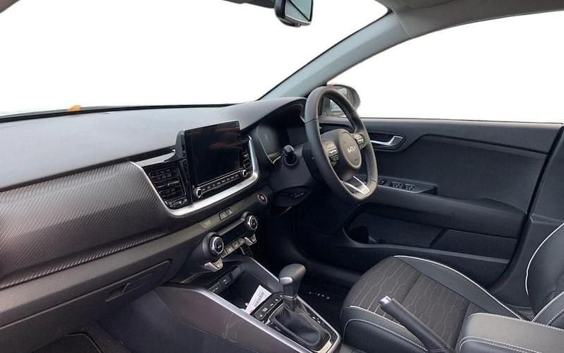 Used Kia Stonic GT-Line S 100 HP (73 kW) 2025 White SUV