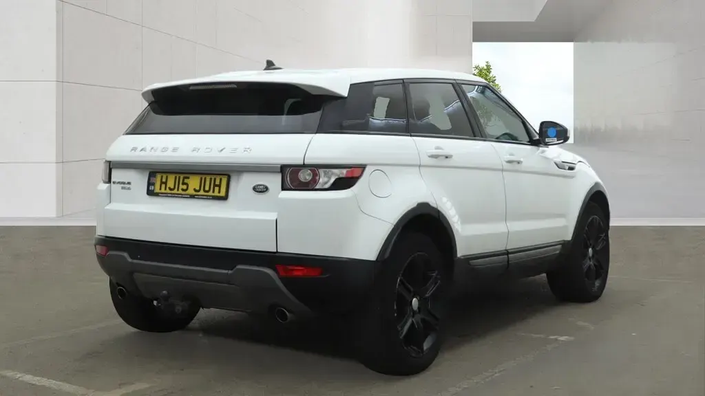 Used Land Rover Range Rover evoque Pure 2015 White Estate