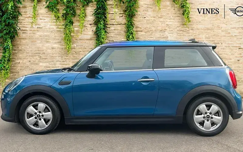 Used Mini Cooper Classic 136 HP (100 kW) 2021 Blue Hatchback