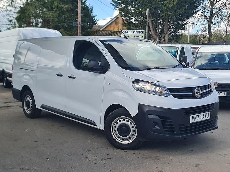 Used Vauxhall Vivaro S 100 HP (73 kW) 2023 White MPV