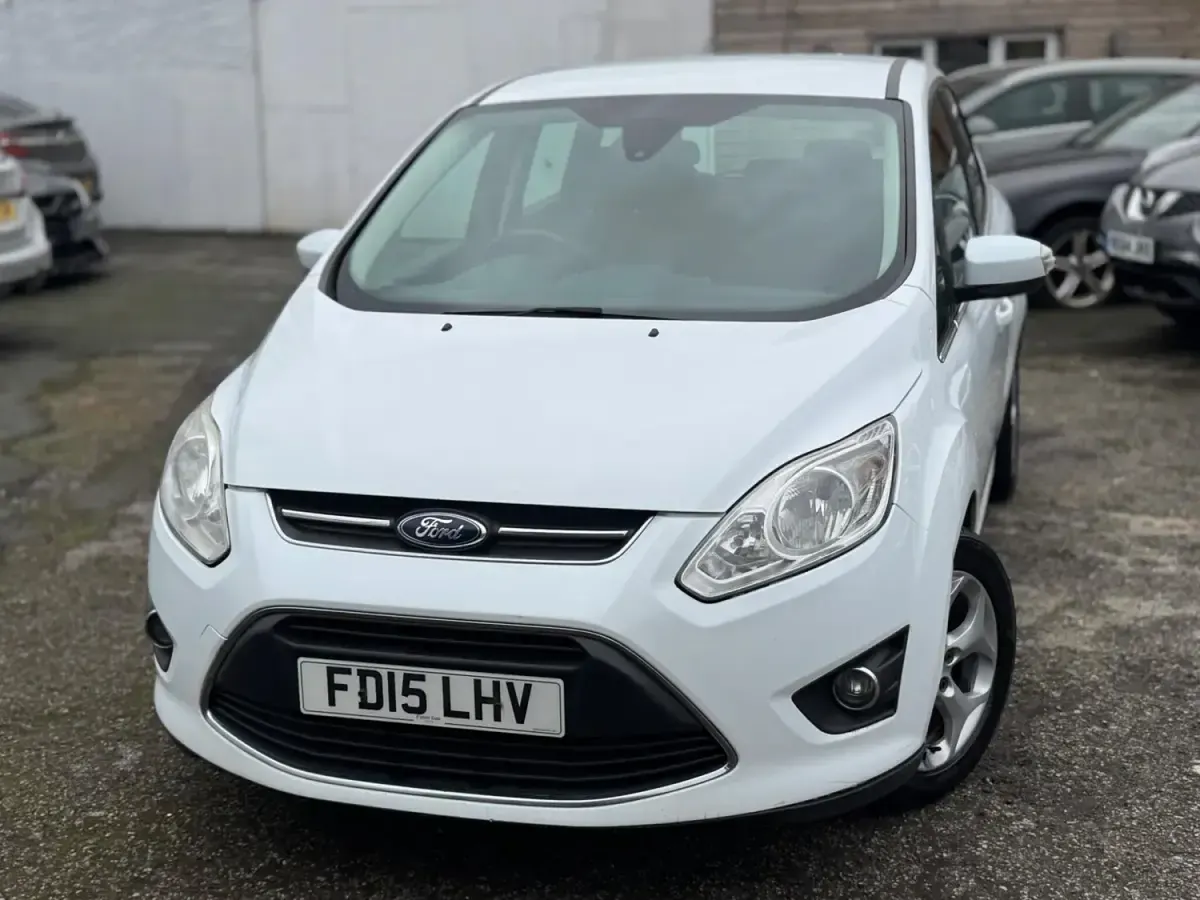 Begagnad Ford C-MAX Zetec 115 HK (84 kW) 2015 Vit Minibuss