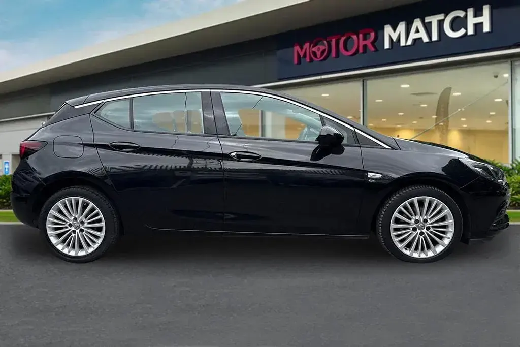 Used Vauxhall Astra Elite 200 HP (147 kW) 2018 Black Hatchback