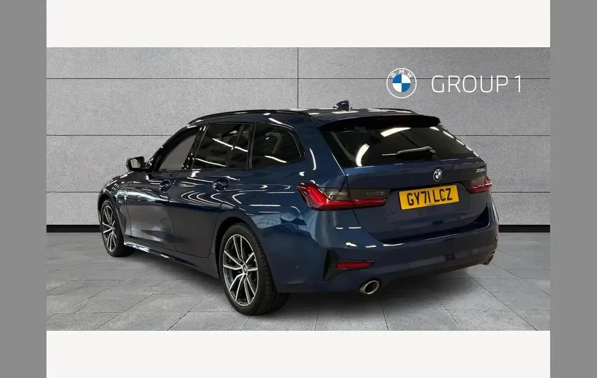 Used BMW 330 Sport Line 288 HP (211 kW) 2021 Phytonic blue Estate