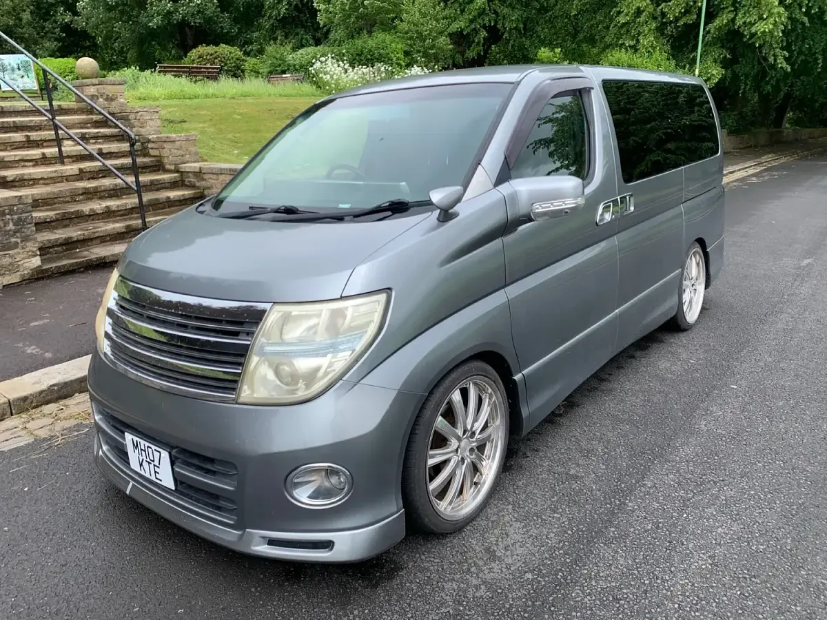 Used Nissan Elgrand 2007 Grey MPV