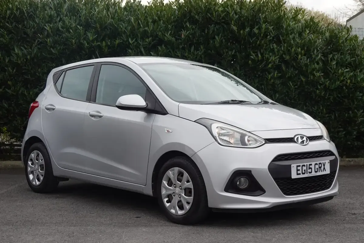 Used Hyundai i10 SE 87 HP (63 kW) 2015 Silver Hatchback