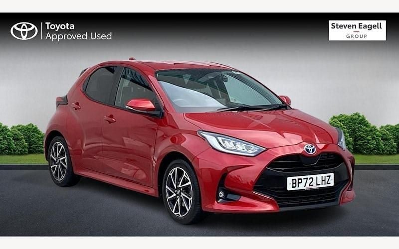 Used 2025 Toyota Yaris Hybrid Design Hatchback | £17,746 (Good price) - Image 1/3