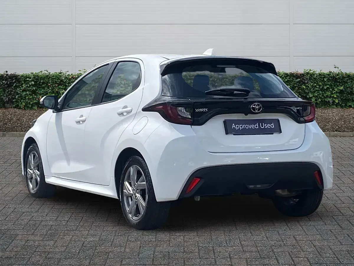 Used Toyota Yaris 2024 White Hatchback