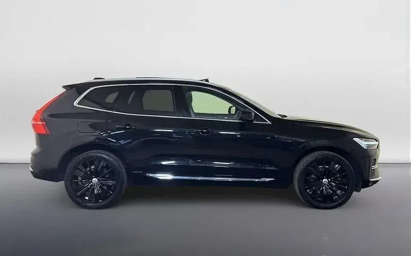 Used Volvo XC60 Inscription 250 HP (183 kW) 2021 Black SUV
