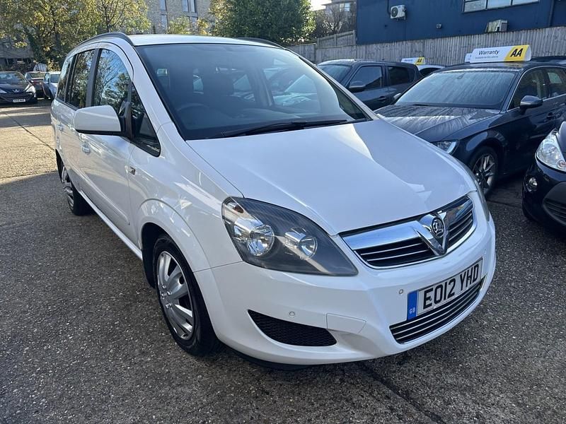 White Used 2012 Vauxhall Zafira MPV | £1,995 (A bit pricey) - Image 1/4