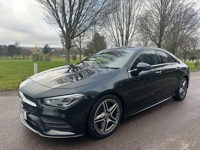 Usado Mercedes CLA220 AMG Line Premium Plus 2019 Negro Berlina