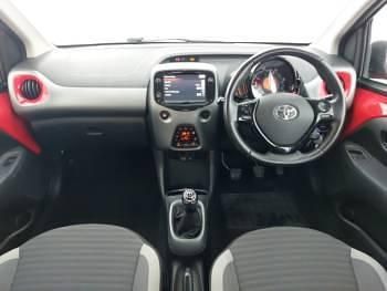 Used Toyota Aygo Trend 72 HP (52 kW) 2019 Red Hatchback