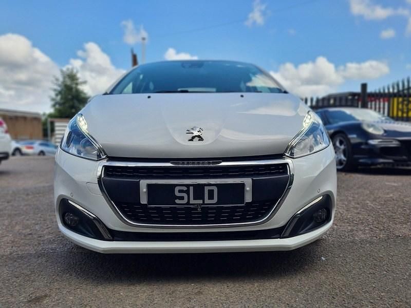 Używany Peugeot 208 S 100 KM (73 kW) 2019 Biały Hatchback