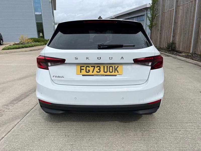 Used Skoda Fabia Comfort 2023 White Hatchback