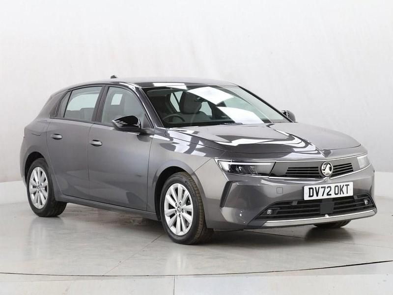 Used Vauxhall Astra Design Edition 130 HP (95 kW) 2022 Grey Hatchback