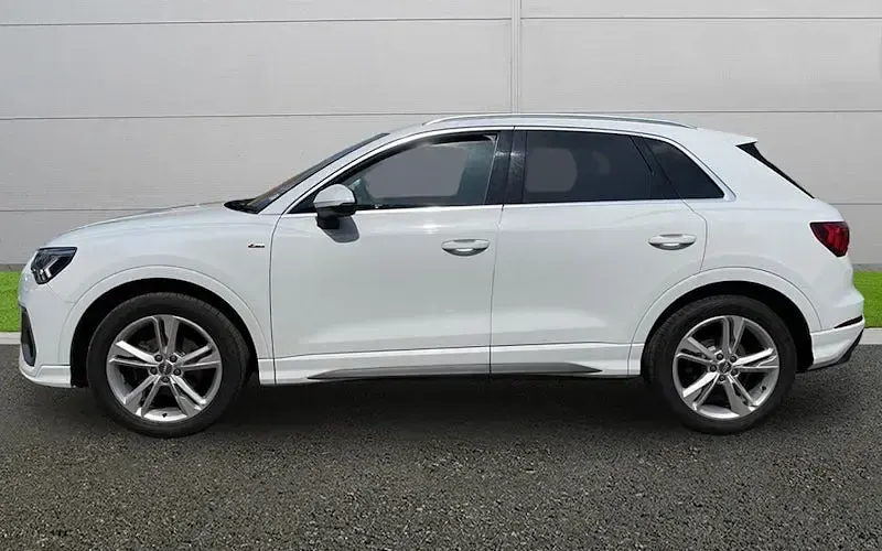 Używany Audi Q3 S-Line 150 KM (110 kW) 2023 SUV