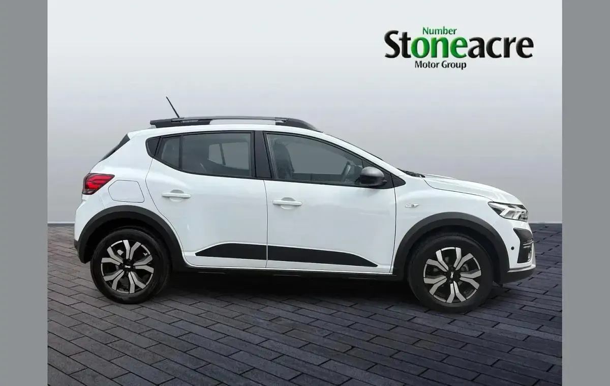 Used Dacia Sandero Journey 90 HP (66 kW) 2023 White Hatchback