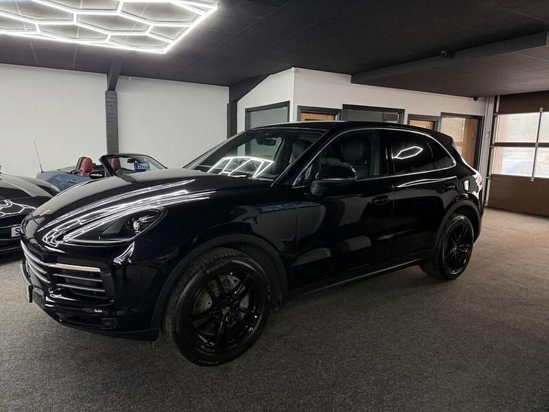 Used Porsche Cayenne 440 HP (323 kW) 2018 Black SUV