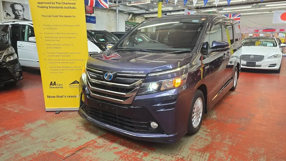 Used Toyota Noah 2026 Mauve/purple