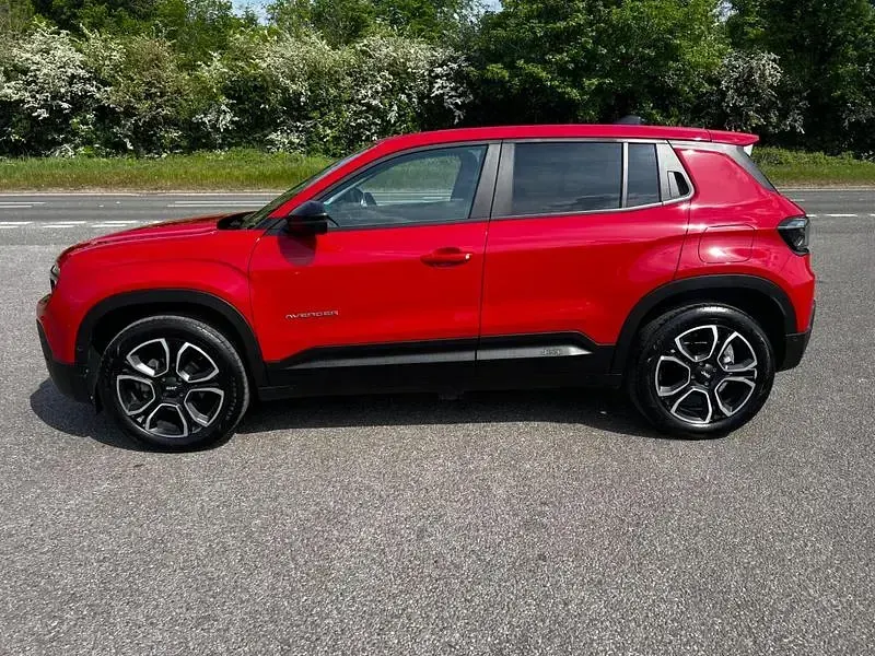 Used Jeep Avenger Summit 100 HP (73 kW) 2025 Red SUV